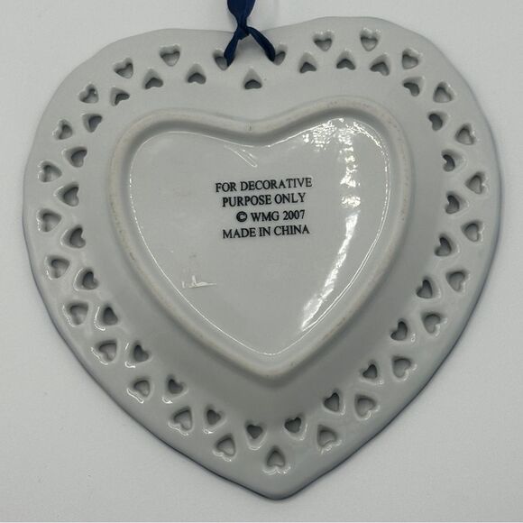 Set of 2 Blue & White Porcelain Hanging Plates - Floral Design - Picture 9 of 14